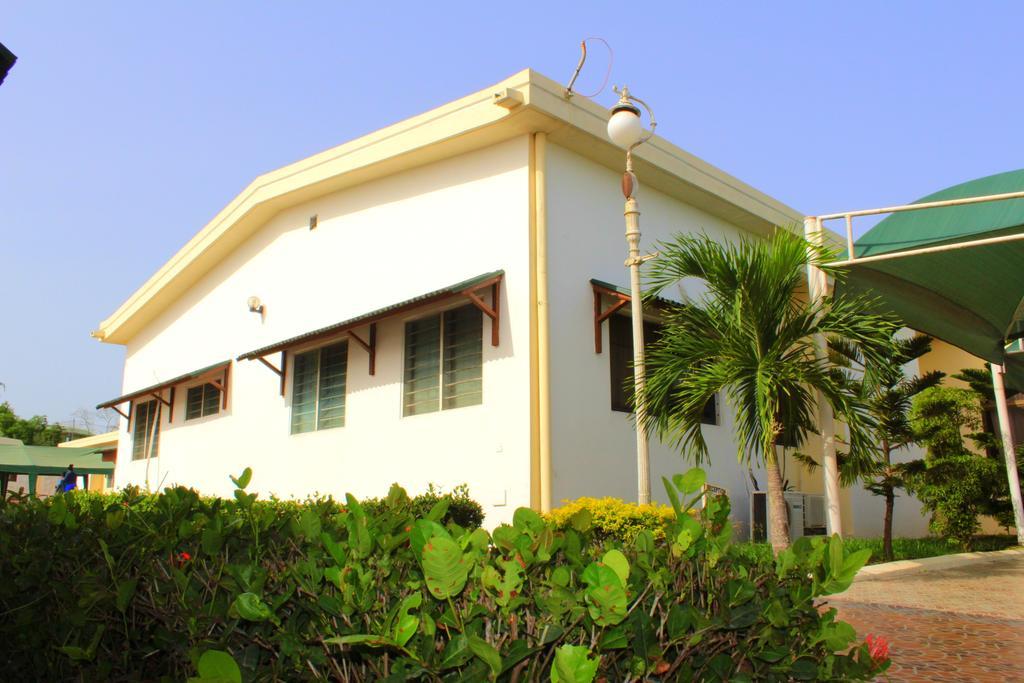 Hotel Loreto Cape Coast Exteriör bild