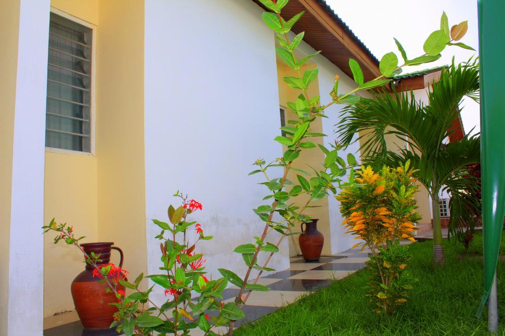 Hotel Loreto Cape Coast Exteriör bild