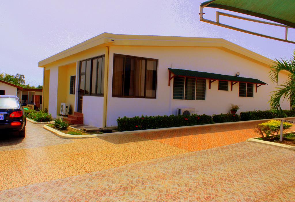 Hotel Loreto Cape Coast Exteriör bild