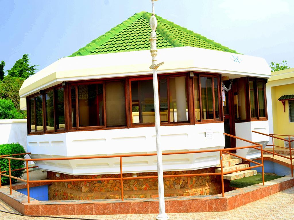 Hotel Loreto Cape Coast Exteriör bild