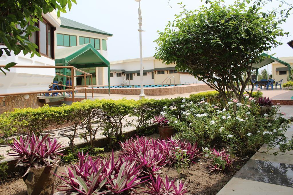Hotel Loreto Cape Coast Exteriör bild